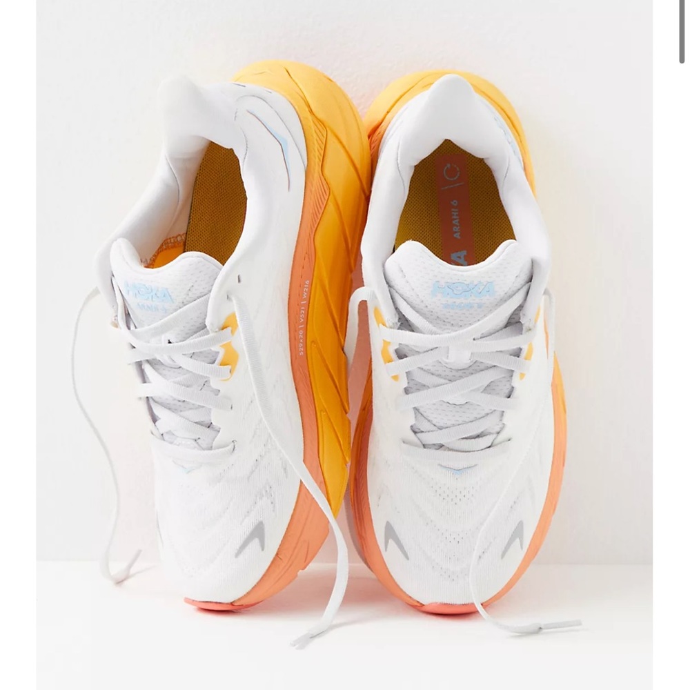 HOKA Arahi 6 Sneakers! Sold out on Free People- BARLEY WORN